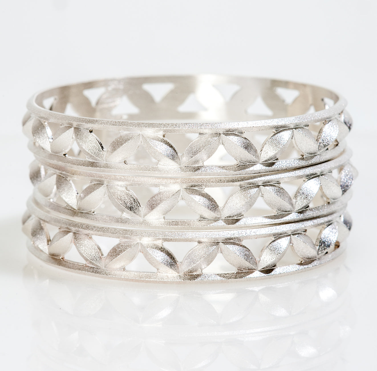 Sweet Pea Bangle