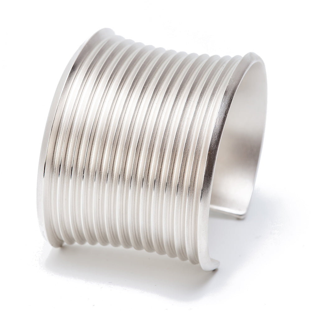 Maria Samora designed this sterling silver Mountain Range Cuff for the Heard Museum 2018