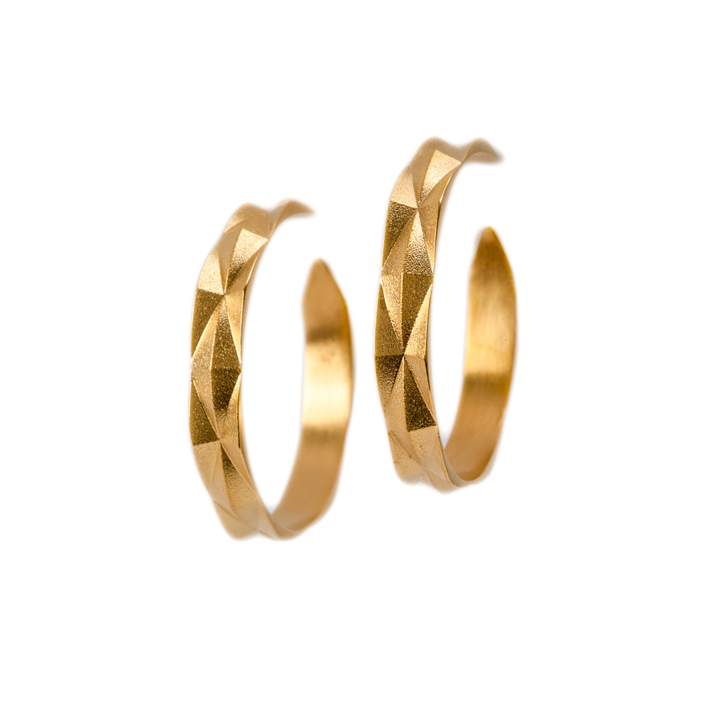 Diamond Peak Hoops 18k