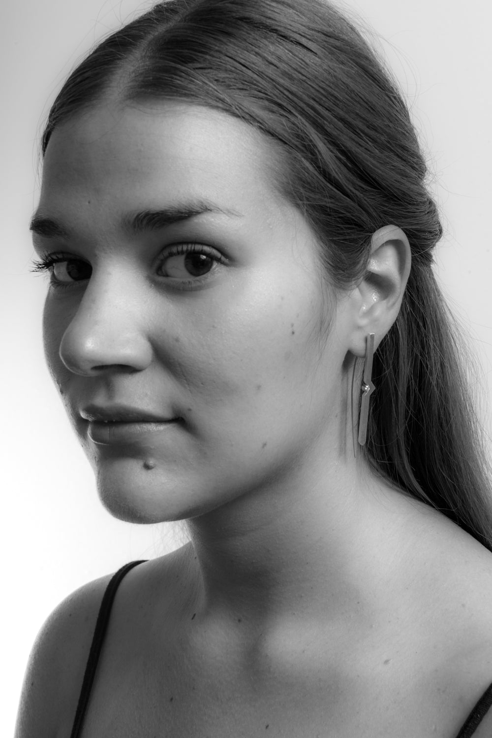 Strata Straight Earrings with Diamond