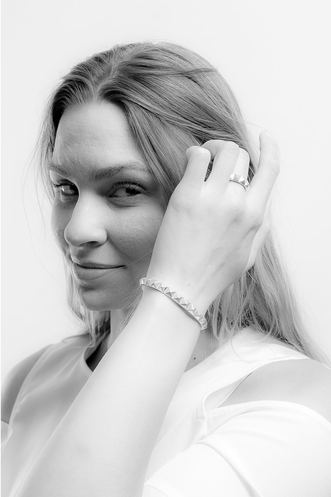 Single Pyramid Cuff
